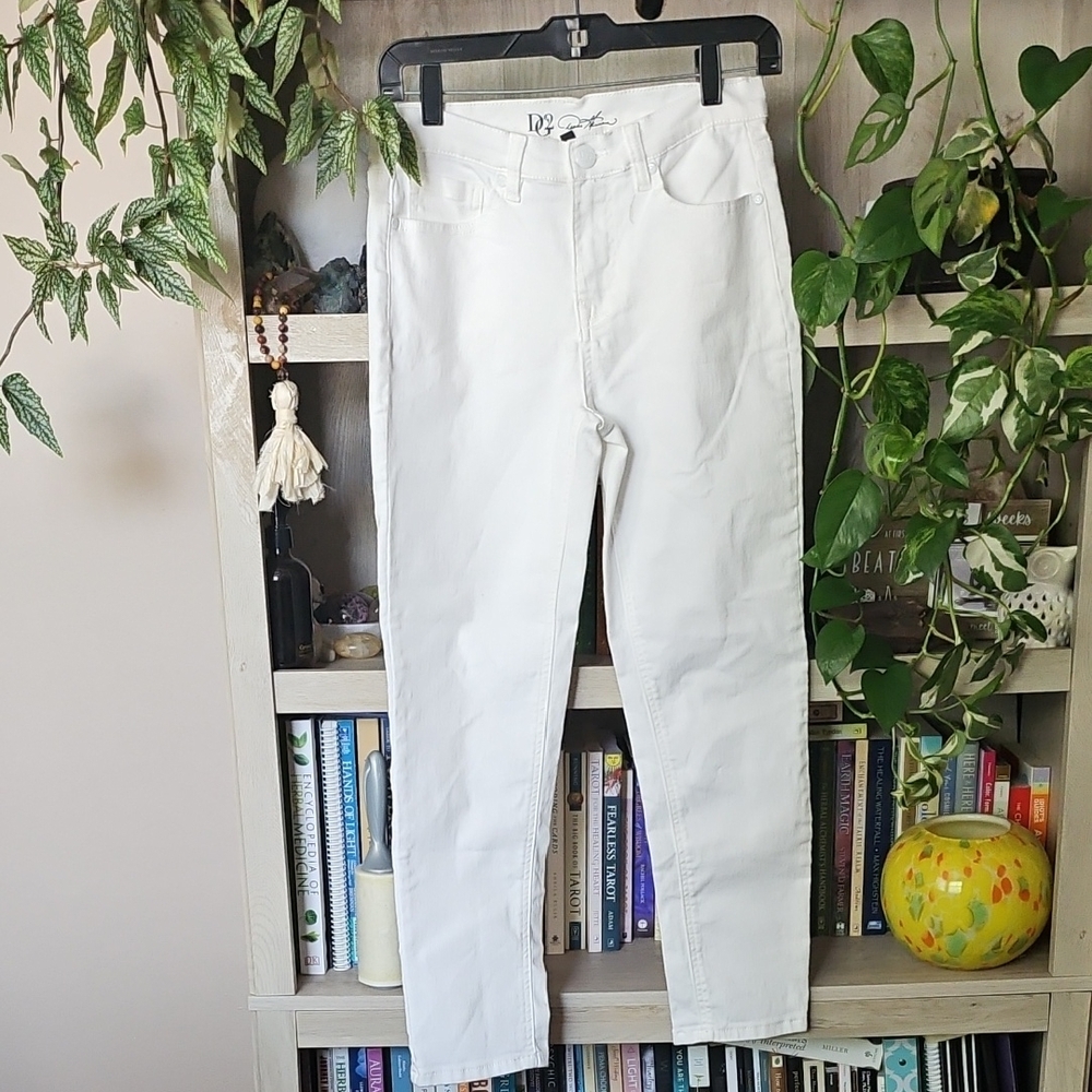 DG2 by Diane Gilman Straight-leg Jeans